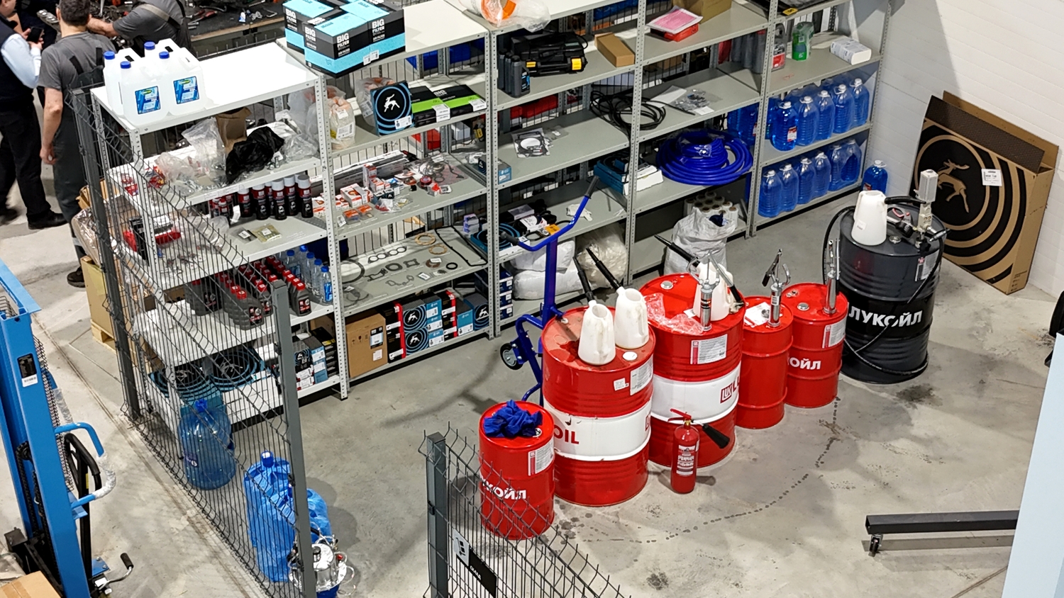 Замена топливных, воздушных фильтров и спец.жидкостей Замена топливных, воздушных фильтров и спец.жидкостей